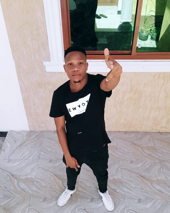 INegast's tweet photo. Ndoano #Ndoano 😀😀 #Negast https://t.co/9o0eRTtX5H