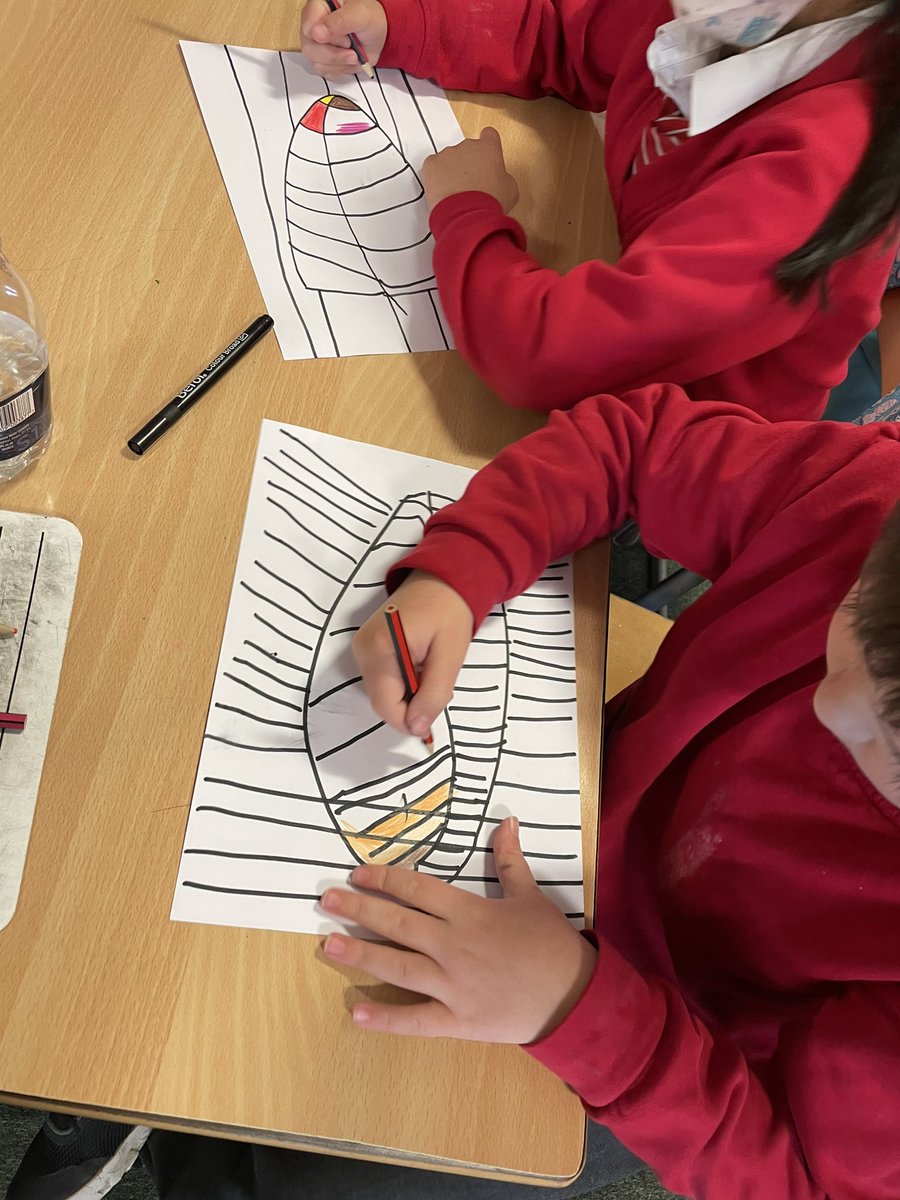 mcgeady_lisa's tweet photo. P3 were using warm colours to create Autumn Leaves today. They will use cool colours for the background. I can’t wait to see the finished article @MissBonner5 @StTeresasPS https://t.co/wRJ4PqP6rT