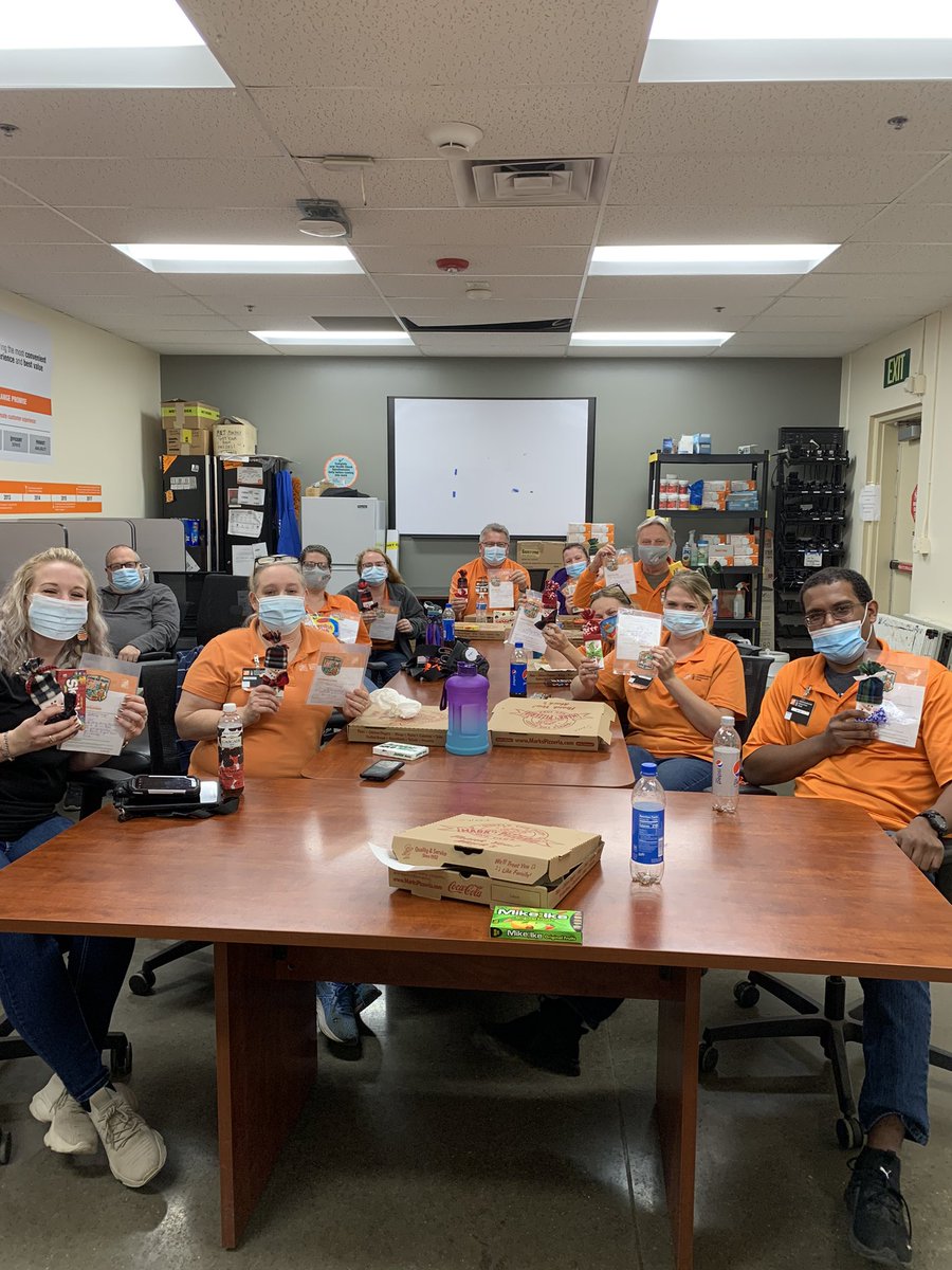 Deb33ny's tweet photo. Celebrating MET appreciation in 1268. Thanks for all you do for our store and our customers. I appreciate your partnership!  @trayvan25 @bryan_robie @GLorenzoHD https://t.co/FXdFS82ZsW