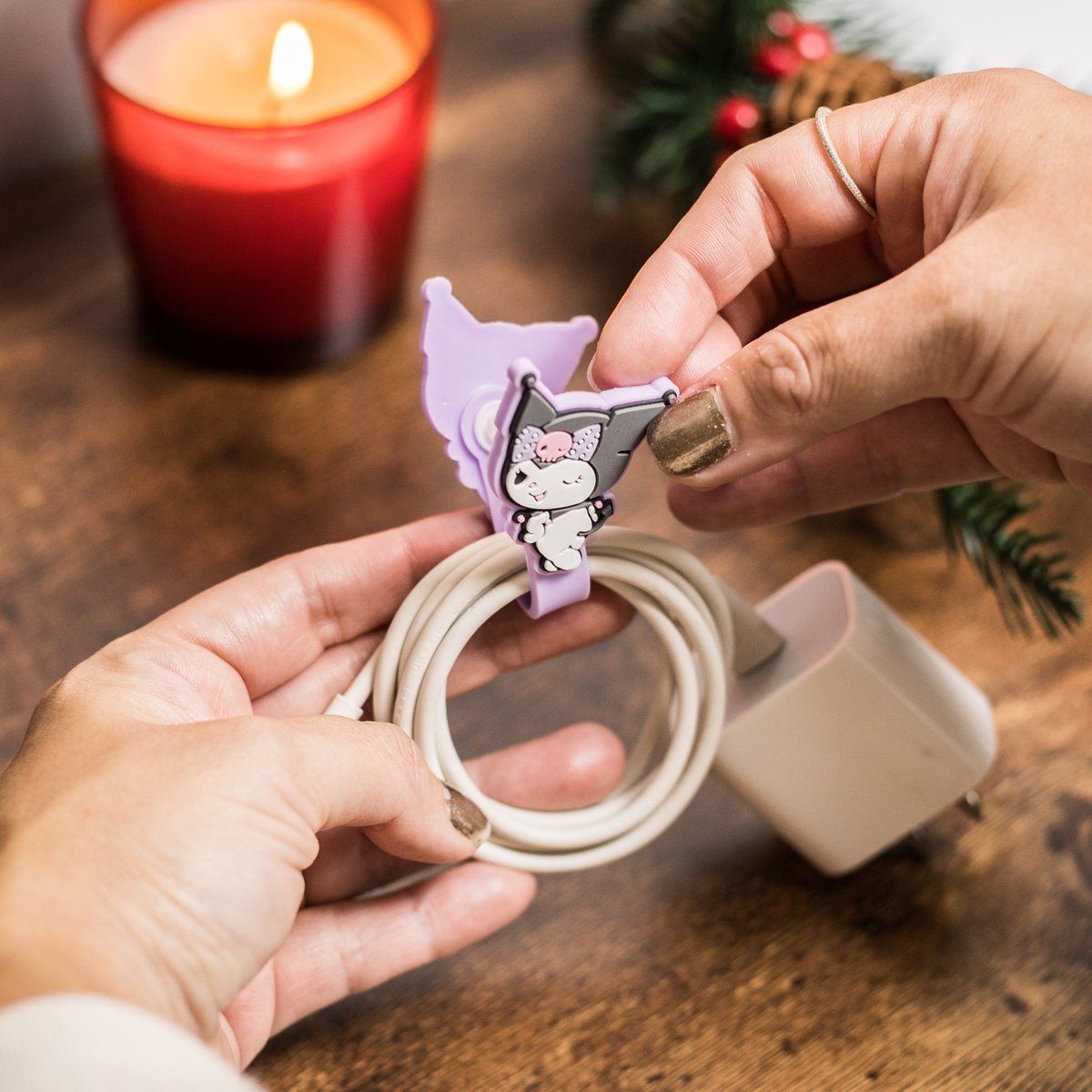 InkuCrate's tweet image. The easiest way to organize your cords are with #CableClips! Say your holiday greetings to these kawaii cable clips coming in this month's crate! Cop 1 out of 3 #Sanrio characters 😍
