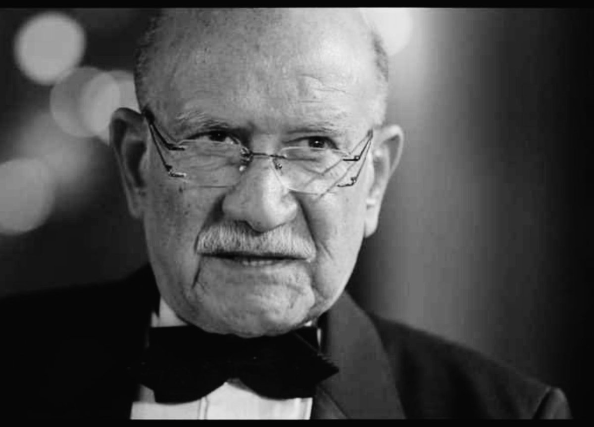 البقاء لله 💔 الفنان القدير #احمد_خليل
خالص عزائي لجمهوره المصري والعربي
إنّا لله وإنّا إليهِ رَاجعُون