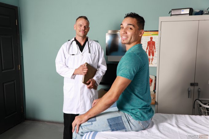 1 pic. Who wouldn't love to have a friendly hand from our beloved Dr. @TrentsummersX? His cute patient
