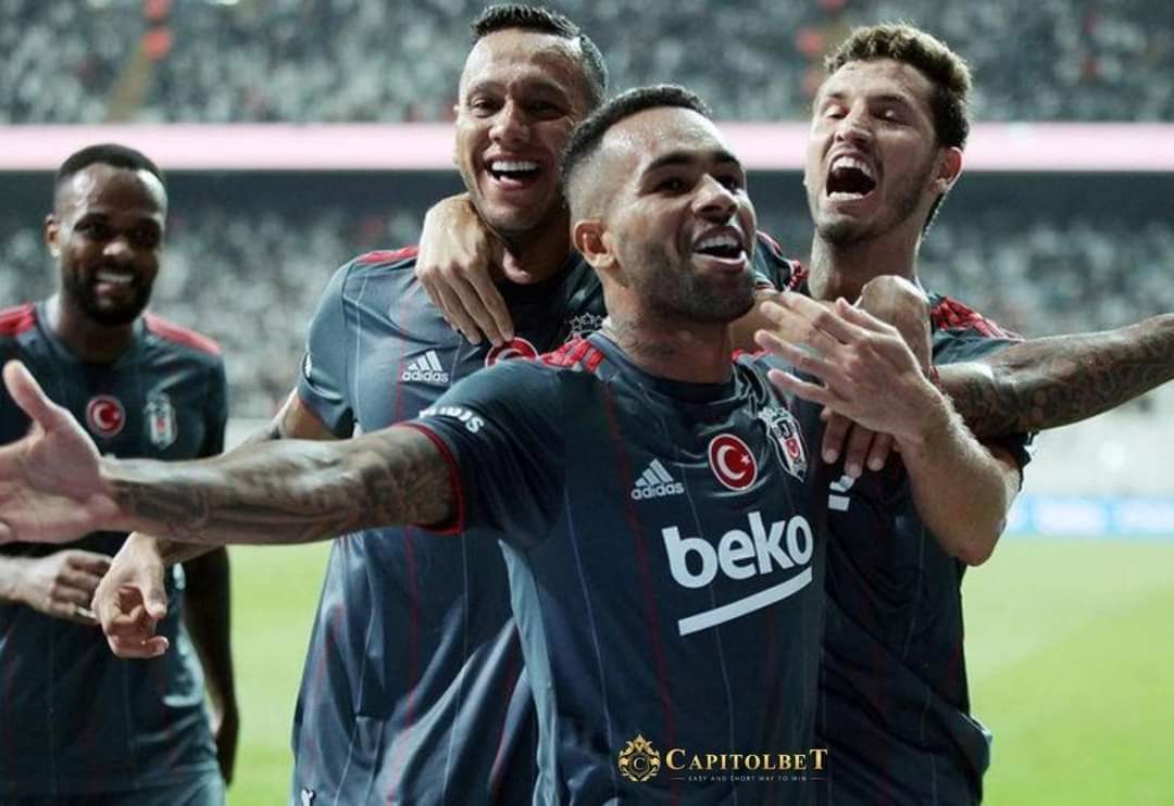 ___SaNaNe_____'s tweet photo. Alex Teixeira, milli aradan sonra orta sahada kullanılmayacak. Sergen Yalçın, Brezilyalı oyuncuya kanatta veya forvet bölgesinde görev vermeyi düşünüyormuş.
#BeşiktaşKABULLENMEZ https://t.co/KxYuPXEPEv