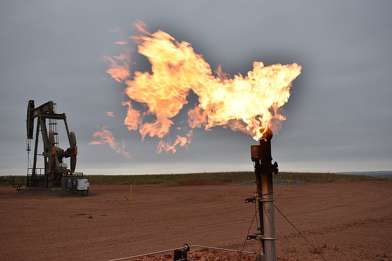 AshtonEley's tweet photo. "The risks of gas are well documented, including volatile price spikes &amp; widespread failure during the Feb. freeze,  environmental destruction caused by fracking, and releases of dangerous methane emissions during the extraction, transportation, &amp; burning of gas."  –@GlenHooks https://t.co/USwbJtCd9k