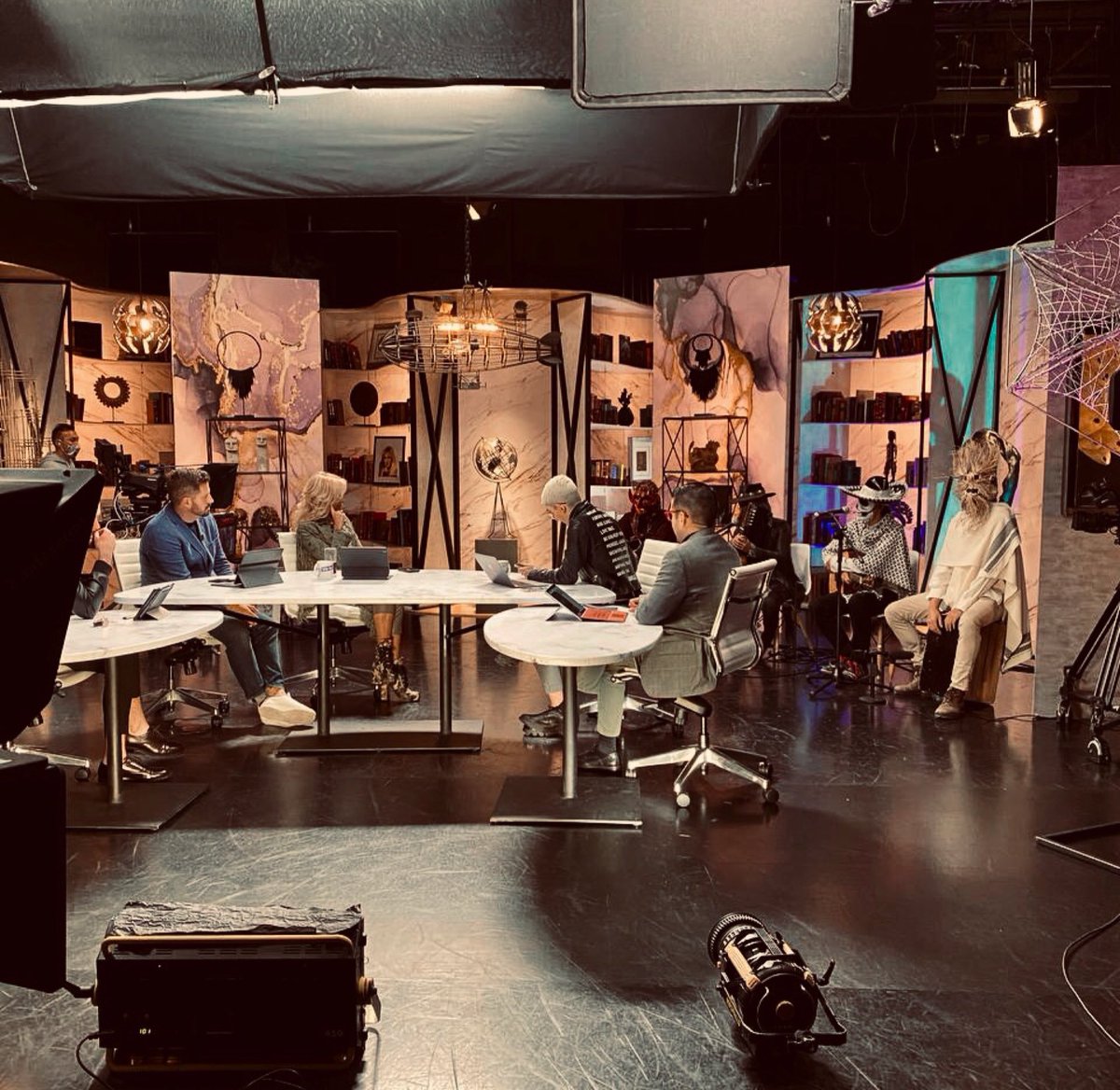 diablocalavera's tweet photo. #Diablocalavera en entrevista con  @adelamicha por @elheraldoodemexico     
https://t.co/emB5Q1u0D0 

#SéParteDelRitual #TodosSomosDiablocalavera #kiwiRecords #Diablocalavera  #2DeNoviembre #Mascaras #MúsicaAlternativa  #tvmexiquense #melodijoadela #elheraldodemexico https://t.co/8WU7smRhS7