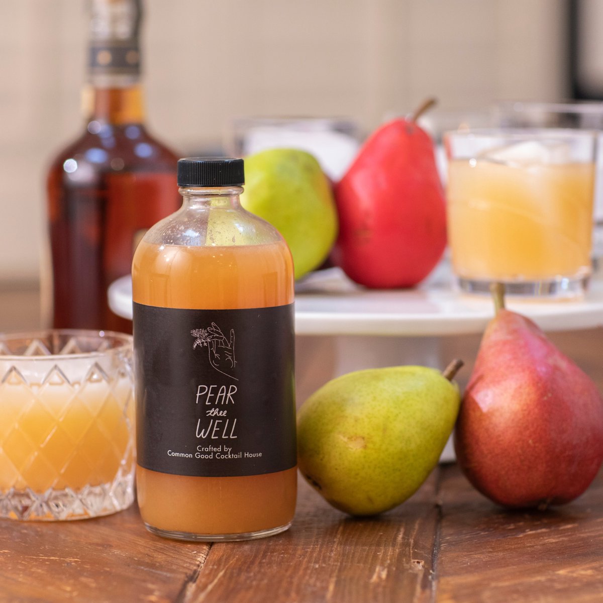 We love a collaboration with our friends over at @commongoodcocktails and this "Pear Thee Well" holiday mix ticks all the right boxes!

Visit blackberry.cafe/thanksgiving now to order!

#blackberrymarket #glenellyn #lagrange #smallbusiness #thanksgiving #everythingbuttheturkey