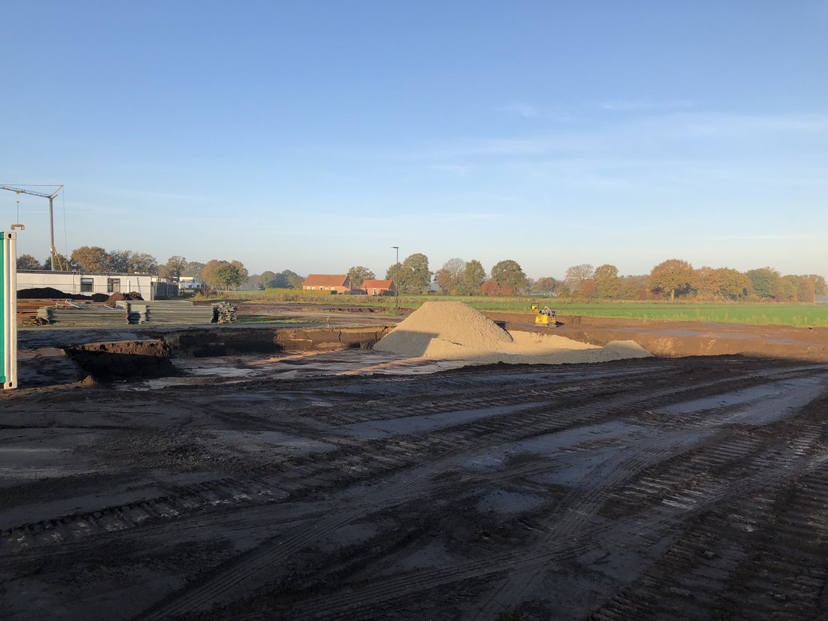 Deze week zijn wij gestart met de graafwerkzaamheden van de 35 woningen Aan den Heuvel in Venray, de laatste woningen van het plan Cluster IV💪🏻<a href="/BouwmijJanssen/">Bouwmij Janssen</a>
