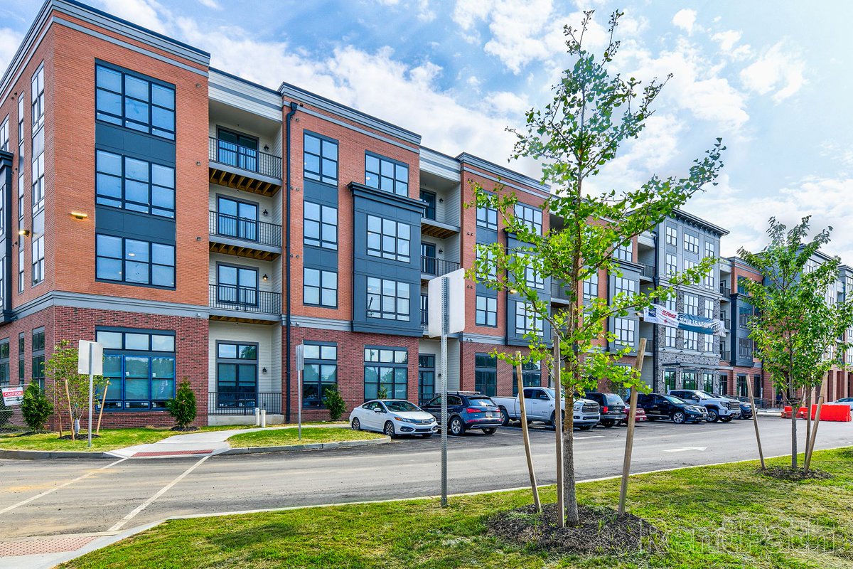 Lessarddesign's tweet image. Elegance and community come to life in The Yards at Malvern project located in Malvern, PA. This 4 story residential building includes 277 units and a private courtyard is located in the center to bringing the community together. #newprojectalert #lessarddesign