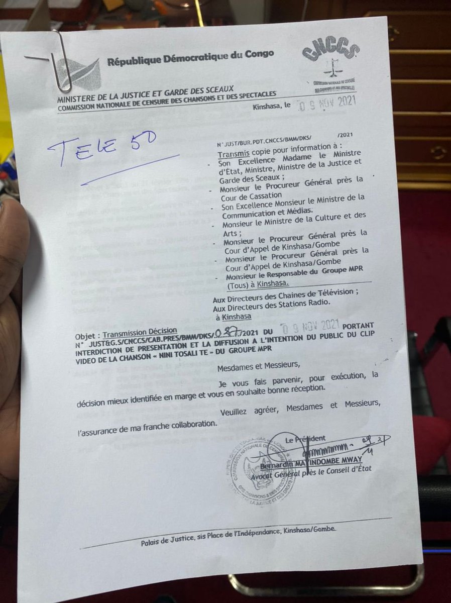 kakese_leon's tweet photo. #RDC Muyaya Katembwe @PatrickMuyaya c’est ça le changement de narratif ? 
Les méthodes décriées sous la Kabilie deviennent un repère d’évangile aujourd’hui… 
Largement pathétique 🤦🏼
@fatshi13 @LukondeSama https://t.co/r5E0x5sbIe