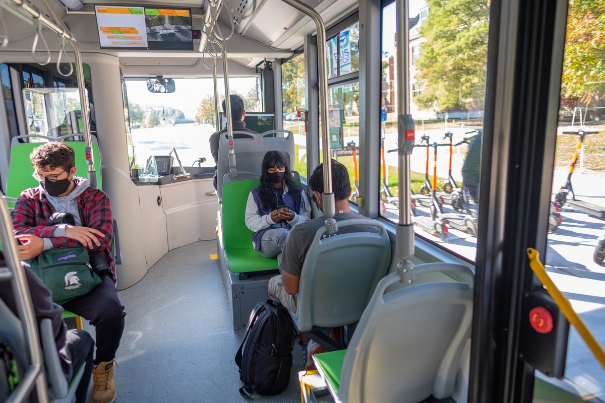 MSUnews's tweet image. .@michiganstateu's electric autonomous bus, one of the largest electric autonomous transit vehicles in the U.S.,  will serve students, staff and faculty beginning early 2022. go.msu.edu/cpp5
