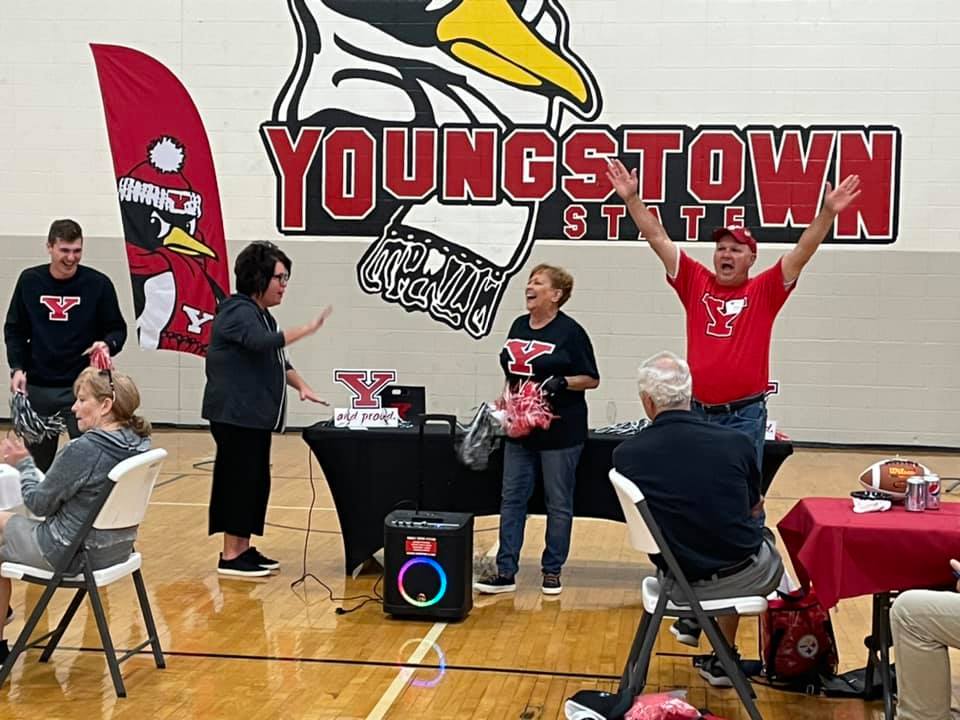 We miss you! We’re looking for new ways to connect with local alumni. Tell us what types of events you’d be interested in attending by taking a quick survey. Two respondents will be drawn for an alumni giveaway. survey.alchemer.com/s3/6605112/You…