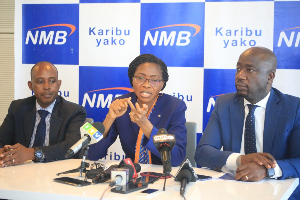 DPulse24's tweet photo. New post (NMB yatenga Bil 100/- kwa wakulima, wafugaji na wavuvi kukopa kwa riba isiyozidi 10%) has been published on  - https://t.co/Y0bbWKUNxC https://t.co/5f0D048Uju