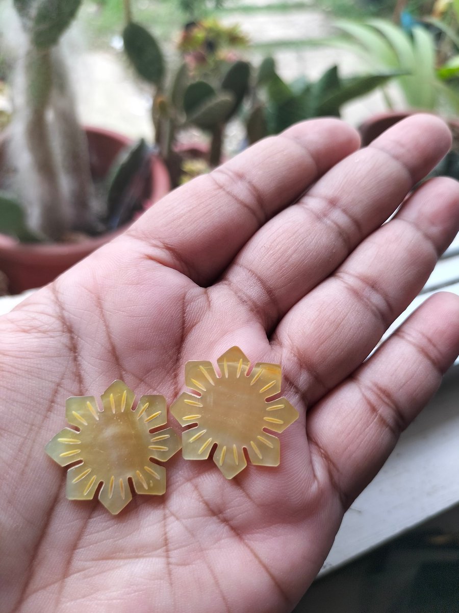 shellworksph's tweet image. Pretty little earrings carved from yellow Mother of Pearls&apos; shell.

#shellcraft #shellcraftsupplier #handicraft #artsandcrafts #supportlocal #shellaccessories #fashionaccessories #earrings