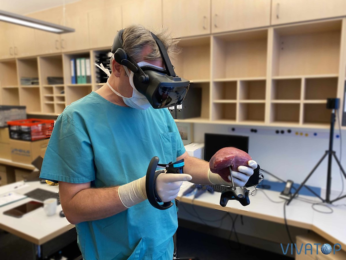 vivatop_de's tweet photo. Today, we concluded a study at @UniOldenburg in cooperation with the PIUS hospital on #VR and #tangible controllers for #surgeryplanning. Stay tuned - results will follow some point in the future ;) 🥼👩‍💻👨‍💻 https://t.co/2tt0VDdCQn
