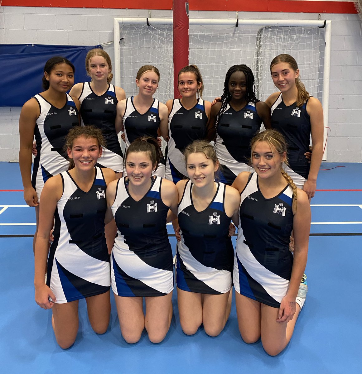 U16’s through to the final 16 in the National Cup after a cracking game this afternoon against @Lingfield_Sport! POM Toni H