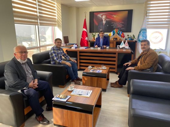 11 Kasım Milli Ağaçlandırma Günü etkinlikleri kapsamında, Fakültemiz olarak bizde GELECEĞE NEFES OLUYORUZ!   11 Kasım Milli Ağaçlandırma günü kapsamında Fakültemiz önü peyzaj çalışması ağaç dikimi hakkında, Dekanımız Prof. Dr. Ahmet ERGÜLEN, Peyzaj Mimarı Murat TALİP ile görüştü.