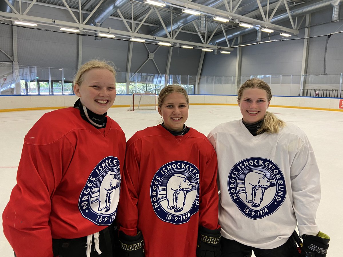 Nora Sunde kommer inn i JU16-landslagets tropp til samlingen i Kongsvinger denne uka

Nå har vi 3 spillere med på JU16 og 1 på JU18 som skal til Østerrike🇳🇴

Vi gratulerer og ønsker lykke til🏒

#KikLions #KristiansandIshockeyklubb #IddaArena #Kristiansand