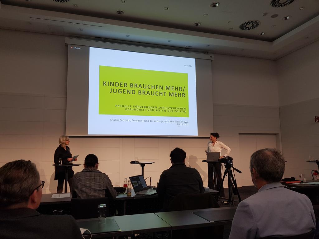 enno_maass's tweet photo. Und jetzt Ariadne Sartorius zu den Aktuellen Förderungen zur psychischen Gesundheit von Seiten der Politik #kinderbrauchenmehr #jugendbrauchtmehr https://t.co/SiDUHGsfzF