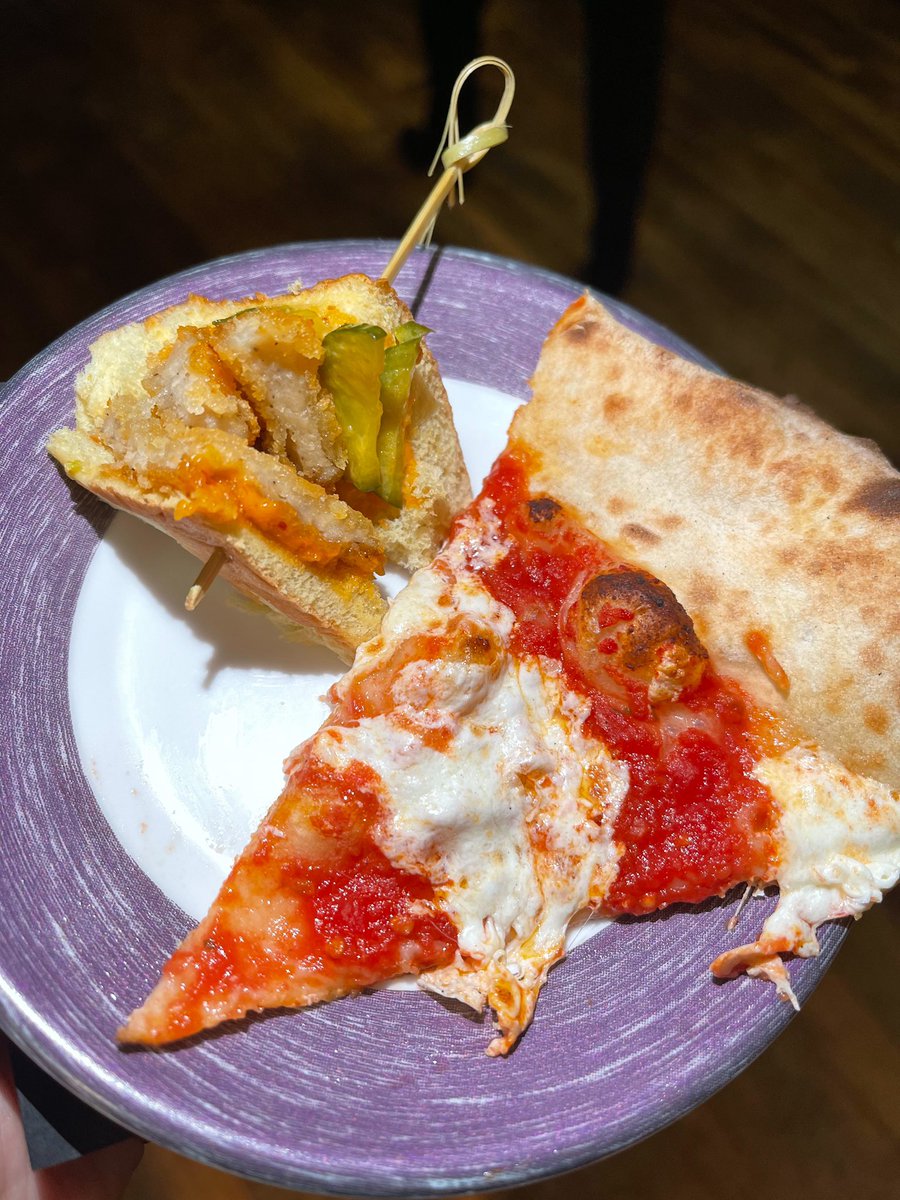 DowntownNewark's tweet photo. Welcome back @marcusbpnewark! We had such a blast at their reopening event and their food was amazing. Make sure you stop by 56 Halsey St., Newark, NJ 07102.
⏰: Wed - Fri from 11AM to 8PM.

#TastyTuesday
#reopening #food #foodie #tasty #marcusbp #newarkfoods #goodeats https://t.co/KrWbPFGudz