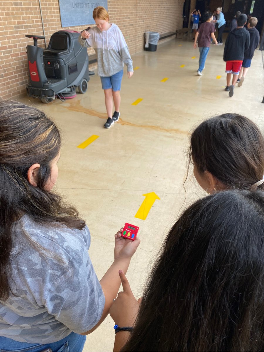 AJBriesemeister's tweet photo. ⏱6th grade Science students @AJBriesemeister in Donna Wolfe’s 3rd period get some exercise while 🧮calculating the speed of their “🚶♀️Line Walks + 🦃Turkey Jumps!”: D/S*T #ForceAndMotion #FullBodyLearning https://t.co/fRK8mjwnsJ