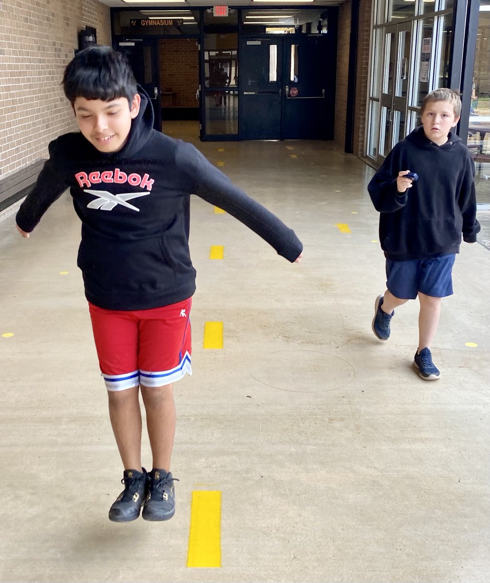 AJBriesemeister's tweet photo. ⏱6th grade Science students @AJBriesemeister in Donna Wolfe’s 3rd period get some exercise while 🧮calculating the speed of their “🚶♀️Line Walks + 🦃Turkey Jumps!”: D/S*T #ForceAndMotion #FullBodyLearning https://t.co/fRK8mjwnsJ