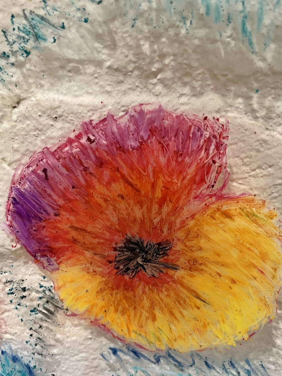 YH_ArtDesign's tweet photo. Beautiful examples of maturity in choice of colour by #yorkhouseY7  #LestWeForget #oilpastel #interpretingnature https://t.co/NAFFGNSnVP