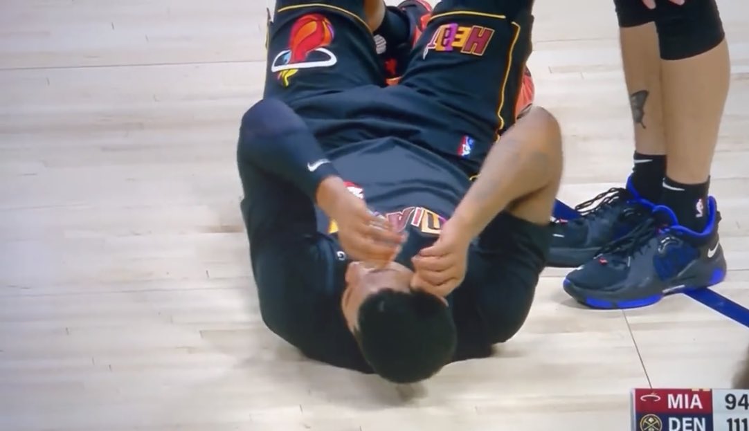 RockHardPeanuts's tweet photo. @WorldWideWob Super cheap but did u see Morris peek to see who was watching.  Had a little soccer flop flavor to it. https://t.co/odoQj8CNlX