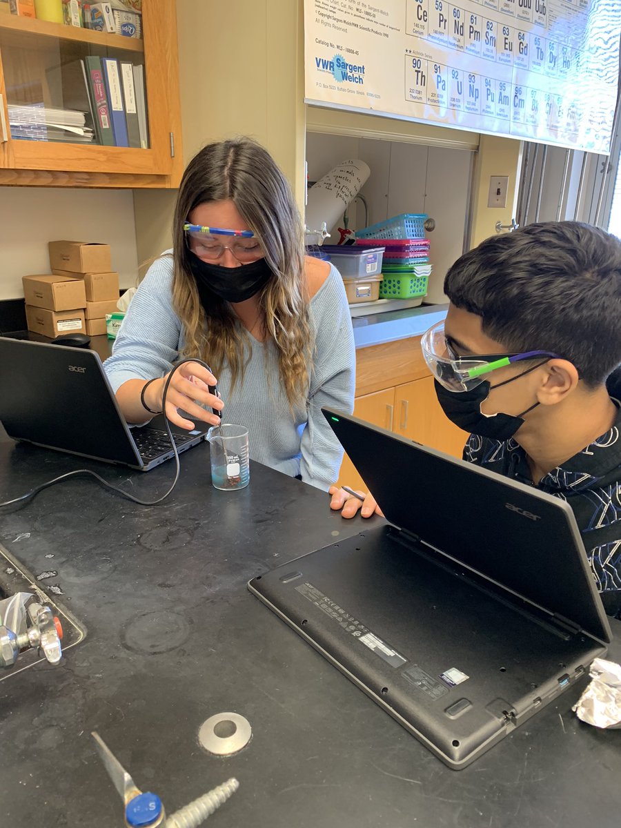 ChemTechTeach's tweet photo. #ChemLab Day! Ss used @VernierST Temperature Probes to collect data and learned how our observations can show whether physical or chemical changes have occurred.
#slaterscience #chemrocks #slaternation @SlatersBAHS https://t.co/VFQTZcjszh