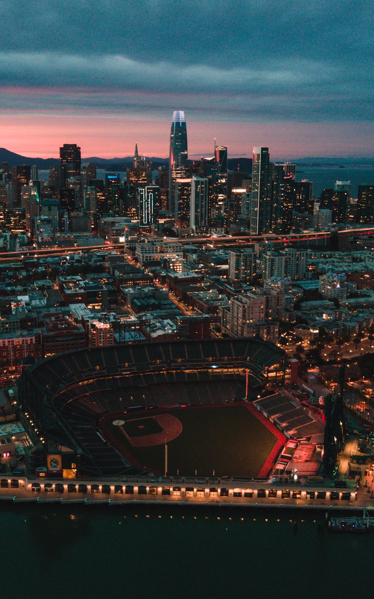 dfishswish's tweet photo. A San Francisco sunset is always a thing of beauty when it’s not foggy https://t.co/Fjm2GzK7rx