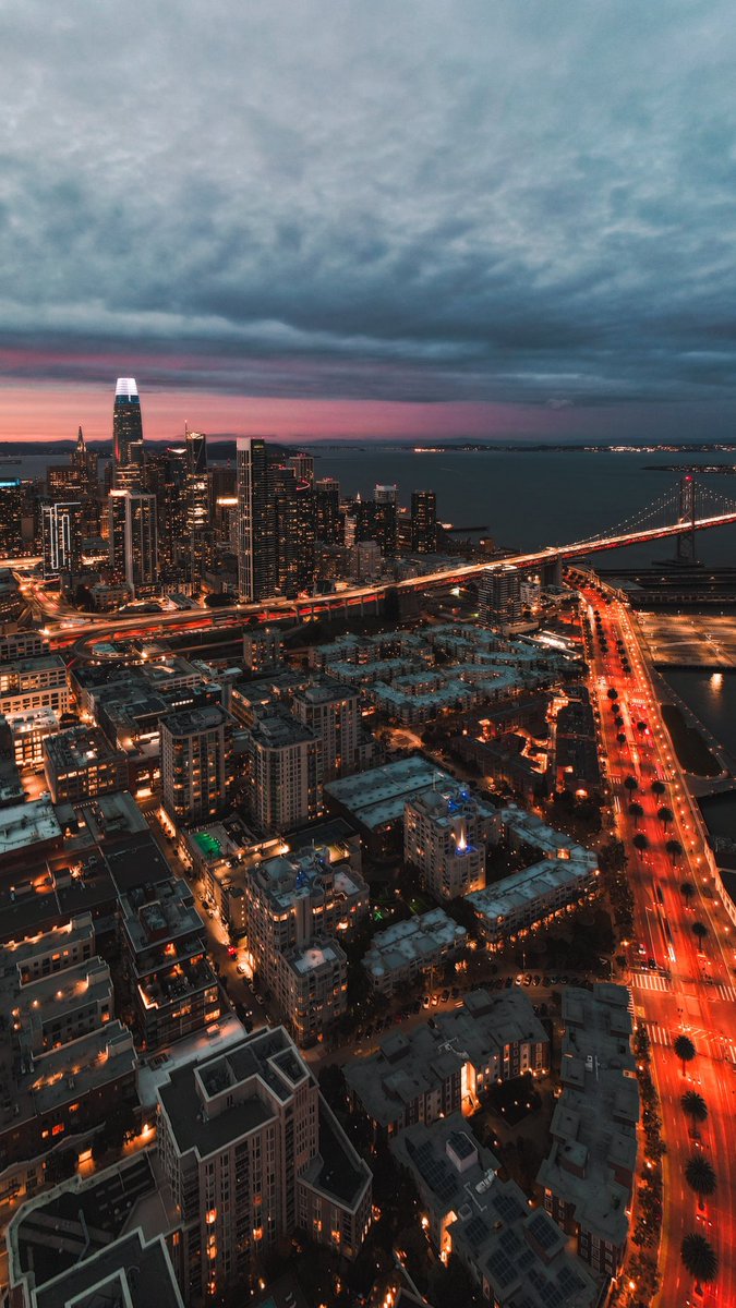 dfishswish's tweet photo. A San Francisco sunset is always a thing of beauty when it’s not foggy https://t.co/Fjm2GzK7rx