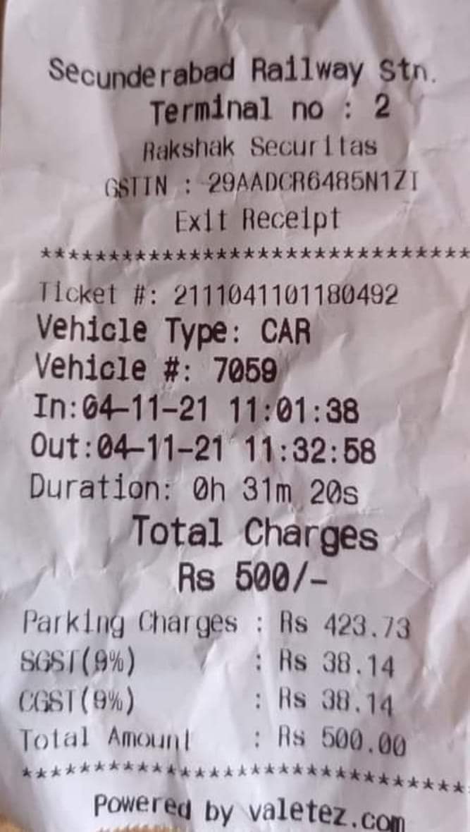 KWecare's tweet photo. Privatisation Shows its Colour.

Parking a car for 31 minutes at a railway station now costs Rs.500 as parking charges. 

Whose Vikas? https://t.co/EyFNS4rdPl