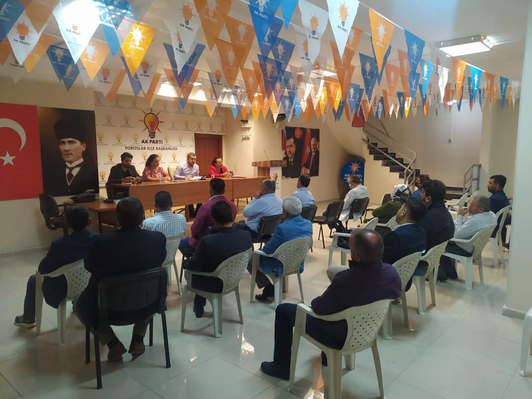 İlçe Başkanımız Sn. Bekir TOPÇU, Kadın Kolları Başkanımız Sn. Nalan ERDEN ve Başkanımız Sn. Necdet YENİ ile birlikte Yönetim Kurulu toplantımızı gerçekleştirdik. Toplantımız hayırlara vesile olsun.