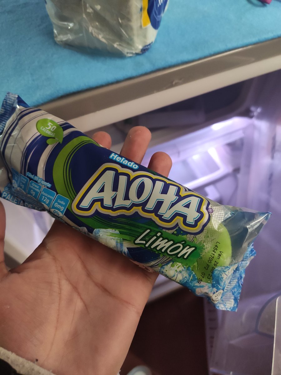 Explicito_6's tweet photo. El día de ayer me extrajeron las cordales, mi novia me ha traído paletas para comer y me ha cuidado de igual manera que lo hace mi mamá, no se ustedes pero yo me siento muy afortunado ✨ https://t.co/DGPkqr3ZPu