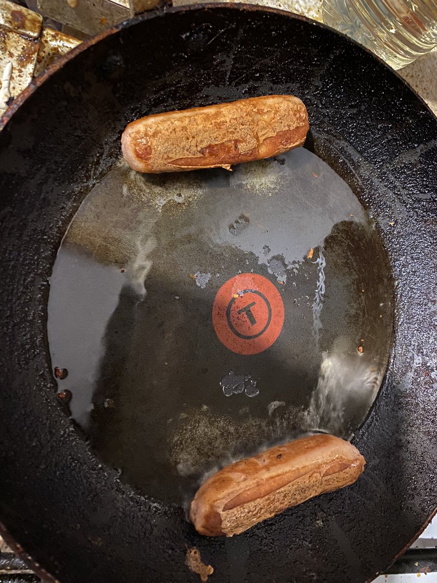 cggf18's tweet photo. Bangers and mash for dinner , from @marksandspencer #glutenfree #vegan #garlicfree not had sausage &amp; mash for a while looking forward to my dinner tonight https://t.co/jGqCf0DlQM
