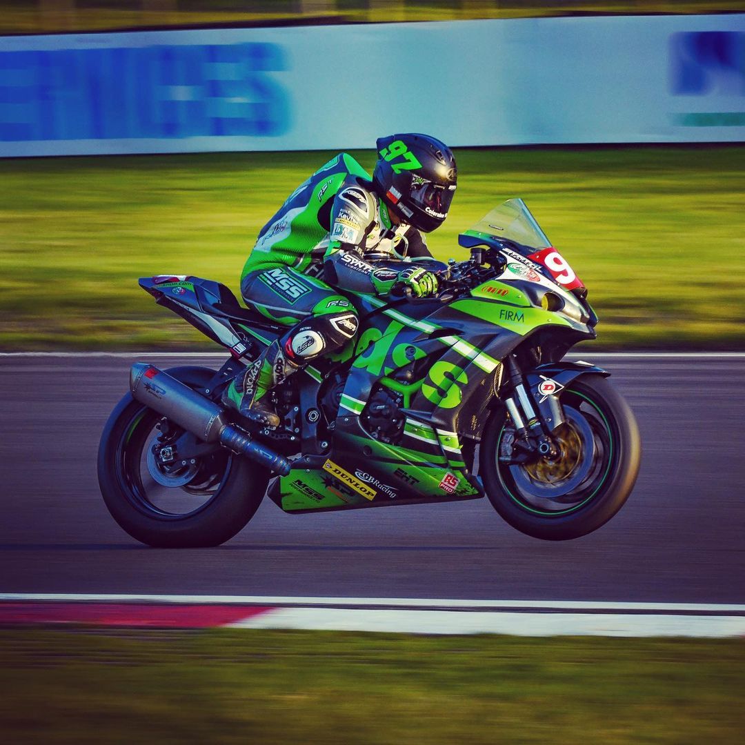 HMQuickshifter's tweet photo. A throwback for the #ADss97 crew, as they remember being on the gas at the @NoLimitsNLR 8-hour endurance. https://t.co/nnpQuZlGWi