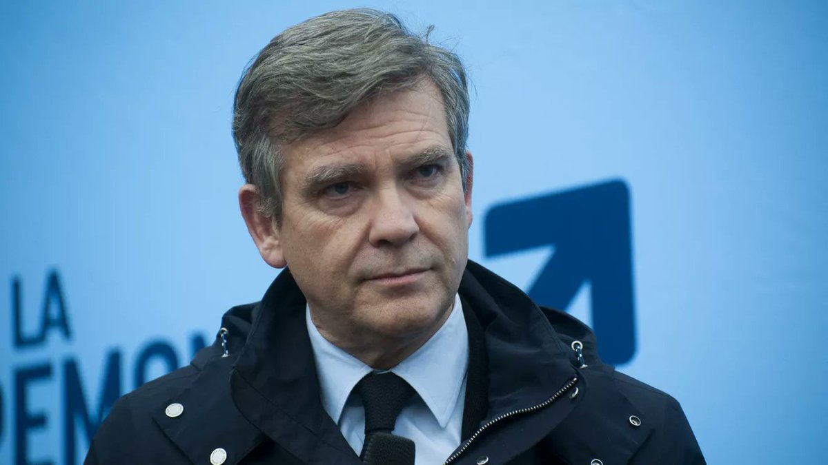 franceinfo's tweet photo. Présidentielle : de la "remontada" à la "dégringolada", comment Arnaud Montebourg a plombé sa campagne en 24 heures

https://t.co/kR7mXt0eoj https://t.co/iYnnjEi0EP