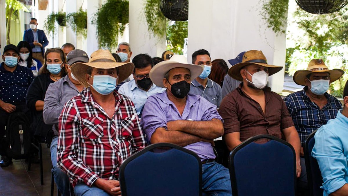 UEenElSalvador's tweet photo. 👉 El proyecto tuvo como objetivo fortalecer las capacidades regionales y nacionales📝para alcanzar metas de mitigación y cooperación🤝 hacía un desarrollo bajo en carbono👏, acciones definidas en la #EASAC y Contribuciones Nacionales Determinadas.☝😁 https://t.co/Ge2AxUuiBT