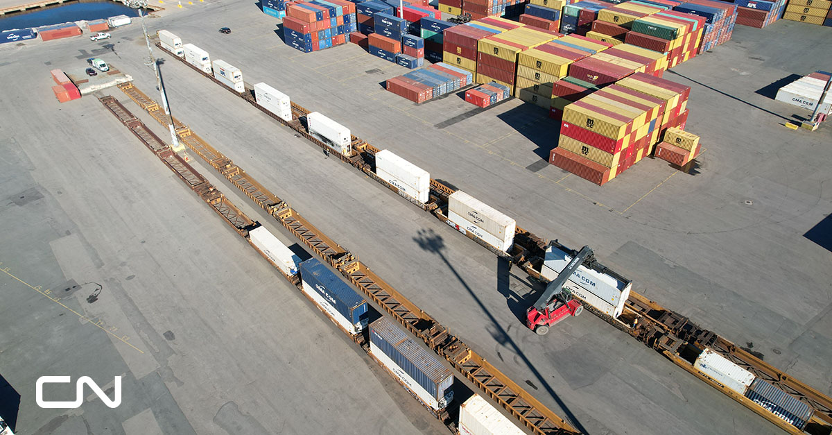 CNRailway's tweet photo. CN expands our industry best #coldsupplychain program in partnership with @PortSaintJohn, @DpworldCanada and @cmacgm with a dedicated import genset service using CN’s IntelliGEN Powerpacks. CN is excited to connect overseas markets with the Greater Toronto Area via @PortSaintJohn https://t.co/J7cySJXKpt
