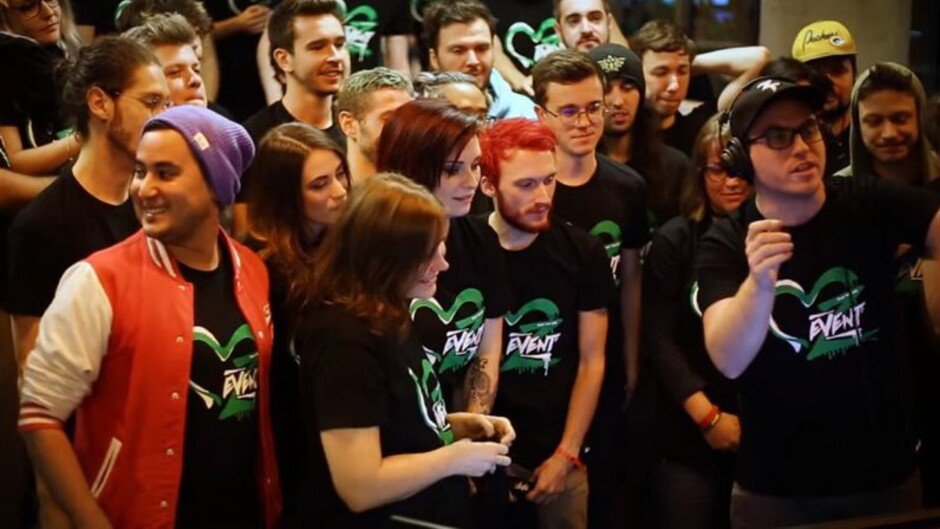 『 #Twitch / #twitchfr / #streamfr 』

On est curieux... 
Si vous deviez faire un top 3 de vos streamers préférés (toutes nationalités confondues), ce serait qui ? 😜

#NMX #Nemenox