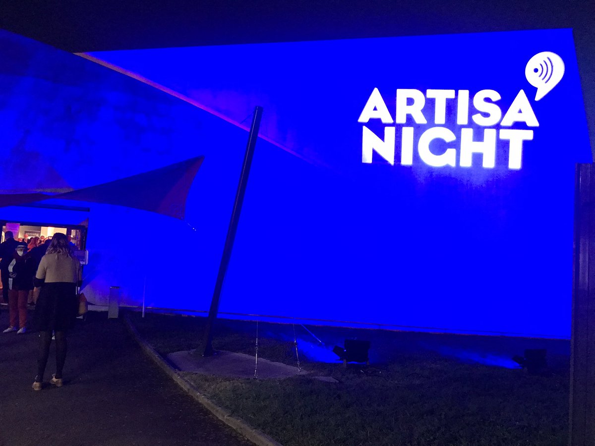 AlainLeCoz's tweet photo. Estafette @Orange_France arrivée pour le début de la soirée  #artisanight @cmarPDL  avec équipes @OrangePaysLoire &amp; @OrangePro @delannoy_marie_ @DominiqueAubrit @RobertMitu_pdl https://t.co/F7LersLPHv