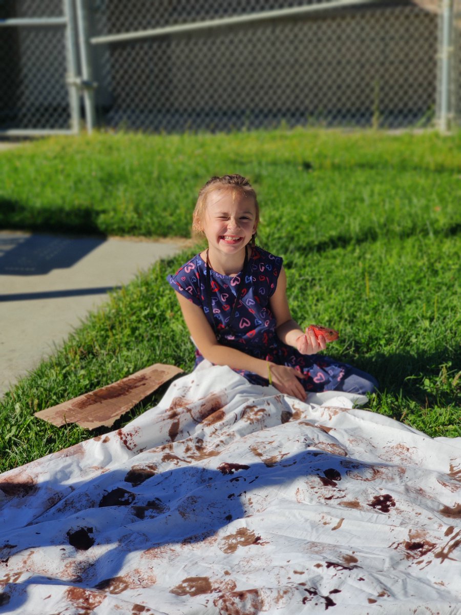 MrdPrograms's tweet photo. Painting with apples!🍎The perfect fall activity!

#artsandcrafts #crafts #painting #kidsactivities #Fall
#nrpa #committohealth https://t.co/NX7nyBdrgb