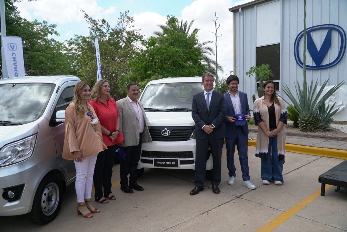 TeresitaMadera's tweet photo. Vamos que salimos adelante con la reactivación industrial y económica!

La fábrica #ChanganArgentina se instala en La Rioja para comenzar a producir utilitarios y sumar 200 puestos de trabajo para riojanas y riojanos. 

@KulfasM 
@arielschale 
@QuintelaRicardo https://t.co/J5HIR7cQzX