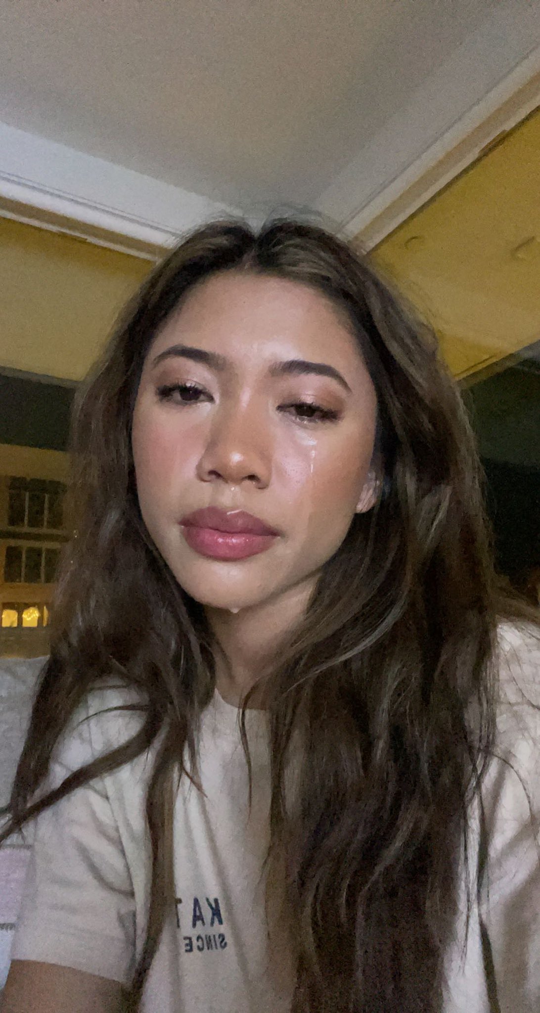 elle :) on X: shes such a pretty crier t.coKmANtoHbnh  X