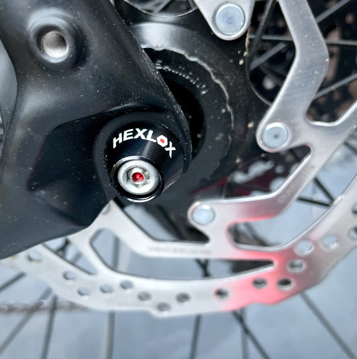 Rubyekah's tweet photo. A BIG Thank You to @thebikingbruce for fixing my new @hexlox fittings on my bike! Also, for fantastic bike security advice 👏 Highly recommended friendly local bike service 🚴♀️🥇😊 #Teddington #Twickenham #local #bikeservice #thebikingbruce #hexlox https://t.co/PeVerFeWOW