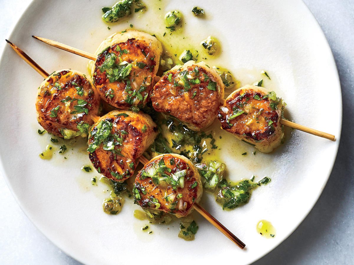 ChefsPass's tweet photo. Seared scallops with parsley, garlic and lemon
#scallops #shellfish #britishshellfish #vieiras #escalopes #scaloppine https://t.co/tiRs0llJlA