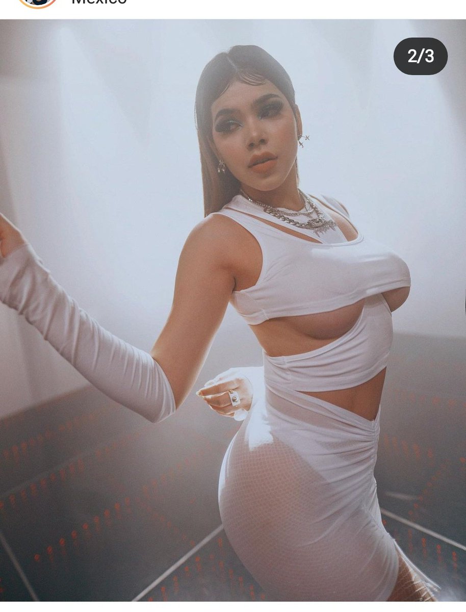 mirymon_styles's tweet photo. @layra8896 @ChangaVlogs Le tomas SS a un vídeo donde ni en eso se centra. En cambio todo el insta de Kenia son fotos de este estilo, en vez de verse "sexy" se ve vulgar. Kim sus fotos con más likes no ocupa semi encuerarse como otras.🤡 https://t.co/ZaSDCokUTt