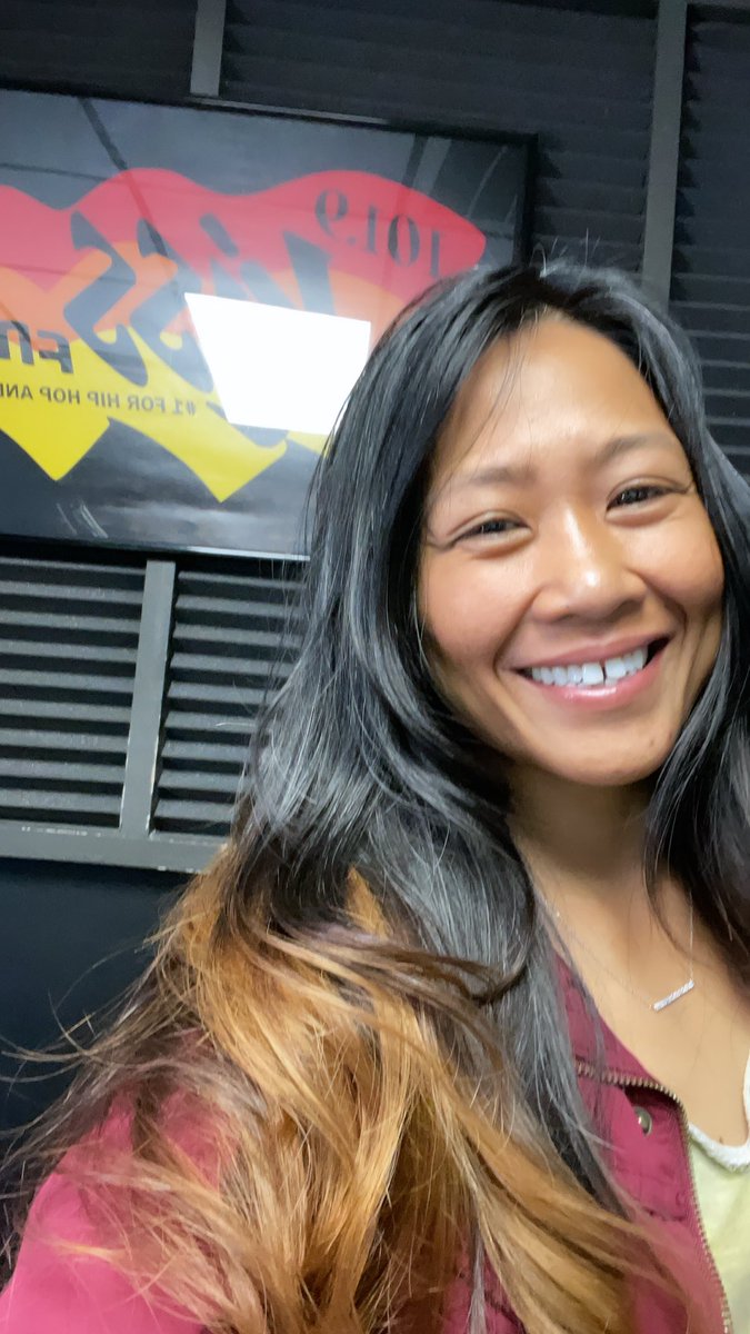PINAYJD's tweet photo. Check me out 10am-2pm weekdays! #ultimatefootballroadtrip #JanesMovieTheme #Bojangles #Janes411 #LunchboxMix #JanesKissPickAt1 #80sVs90sTix #411Recap https://t.co/6o4pMcoA30