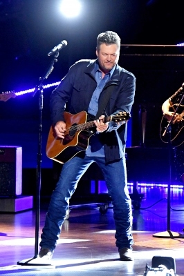 BarbraLovesBG's tweet photo. RT to Vote #BlakeShelton for #TheCountryArtist of 2021 #PCAs https://t.co/NsgFVso9TA