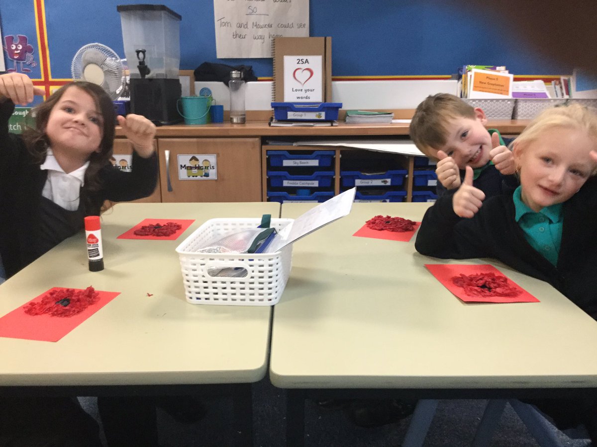 allitthighlands's tweet photo. Enjoying poppy making ready for our remembrance service https://t.co/HSVaPz7kV1
