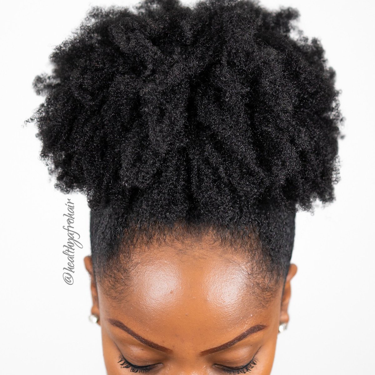 HealthyAfroHair's tweet photo. #Texturetuesay You’ve gotta looove a Classic High Puff texture shot…I sure do ➿ ❤️❤️ ➿#pufflife #highpuff #highpuffs #highpuffhairstyle https://t.co/CwWeLfkMra